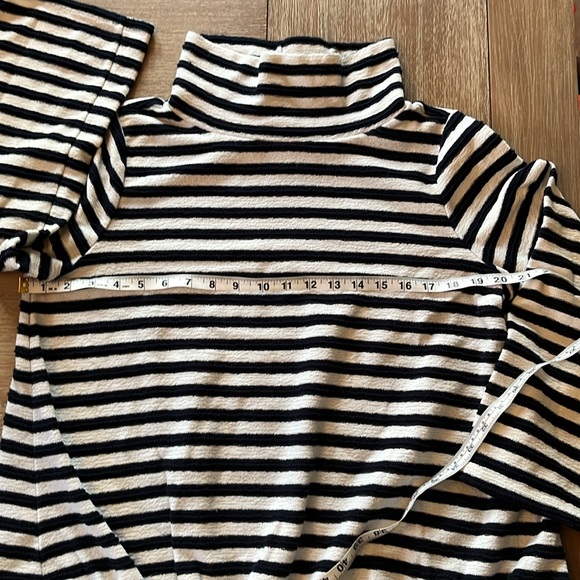 Loft Blue White Stripe top, Medium - Picture 7 of 7